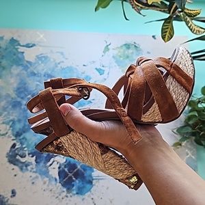 Naughty Monkey gold sequin, cognac, platform sandals WMNS 8.5